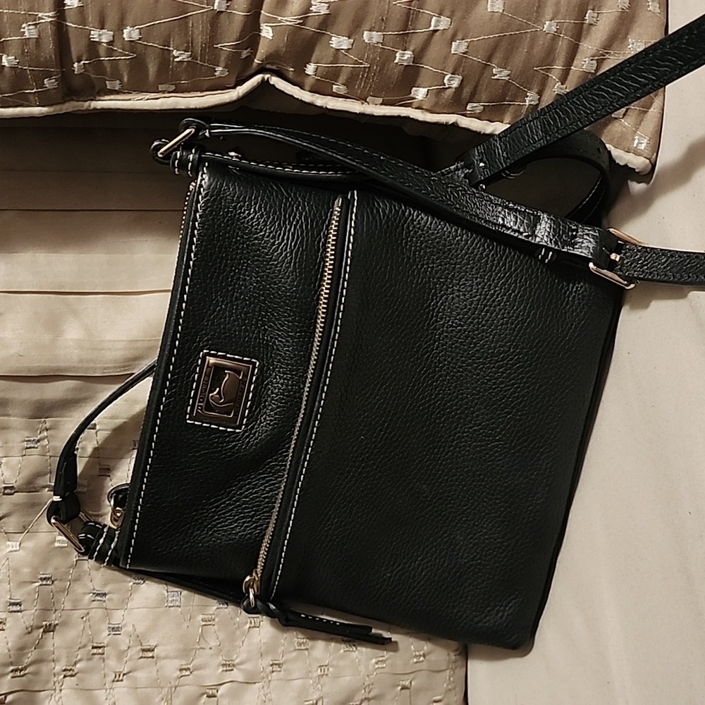 Dooney & Bourke crossbody leather bag